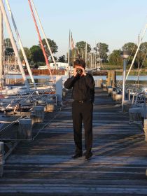 Christian auf Bootssteg.JPG